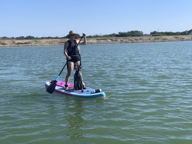 2020/09(September)/SUP-Lookout-HOA-lake/640x480_2020-09-13-SUP-Lookout-HOA-09-Suzi-Blaze.JPG