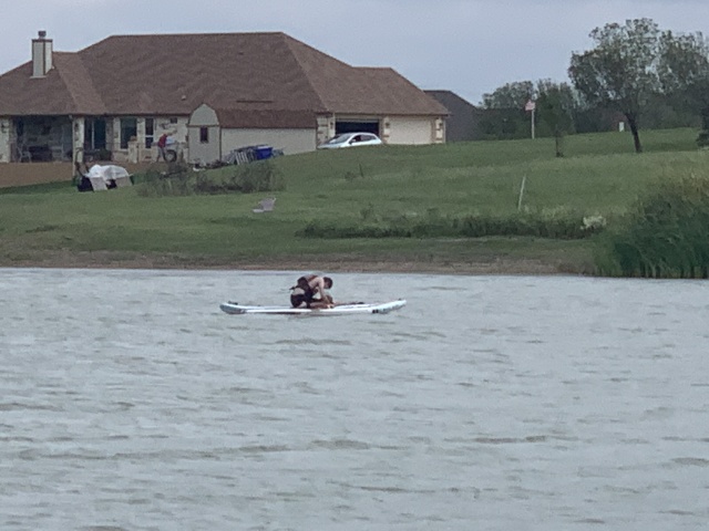 2020/09(September)/SUP-Lookout-HOA-lake/640x480_2020-09-27-SUP-Lookout-HOA-08-Suzi-Chance.JPG