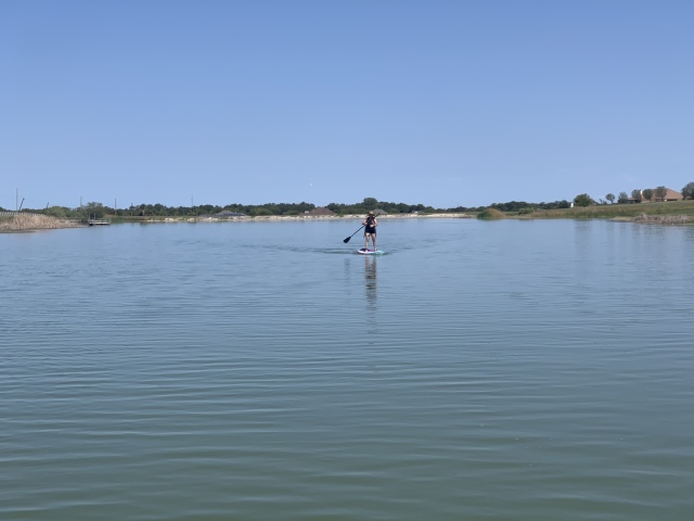2020/09(September)/SUP-Lookout-HOA-lake/640x480_2020-10-04SUP-Lookout-HOA-4-Suzi.JPG