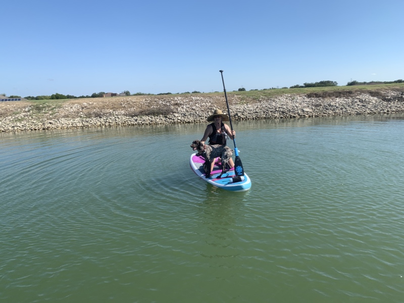 2020/09(September)/SUP-Lookout-HOA-lake/800x600_2020-09-13-SUP-Lookout-HOA-04-Suzi-Blaze.JPG