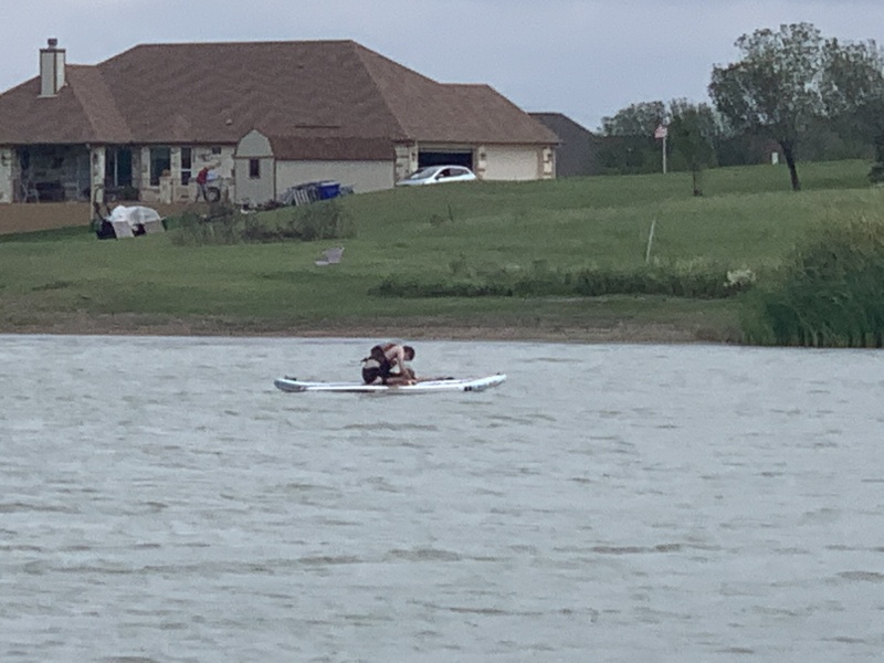 2020/09(September)/SUP-Lookout-HOA-lake/800x600_2020-09-27-SUP-Lookout-HOA-08-Suzi-Chance.JPG
