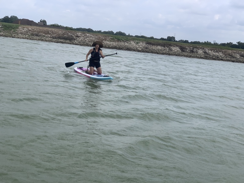 2020/09(September)/SUP-Lookout-HOA-lake/800x600_2020-09-27-SUP-Lookout-HOA-10-Suzi.JPG