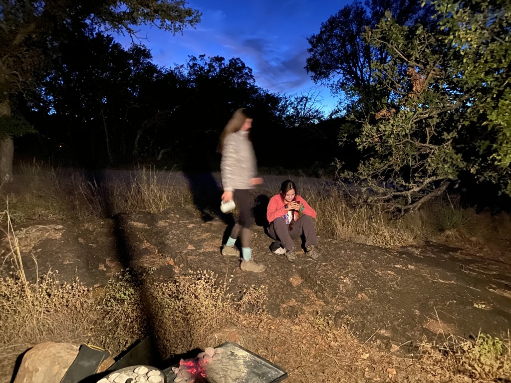 2020/10(October)/Camping-Inks-Lake-Crew8787/1024x768_2020-10-31-Inks-Lake-Camping-Crew8787-37-Ella-Addison.JPG