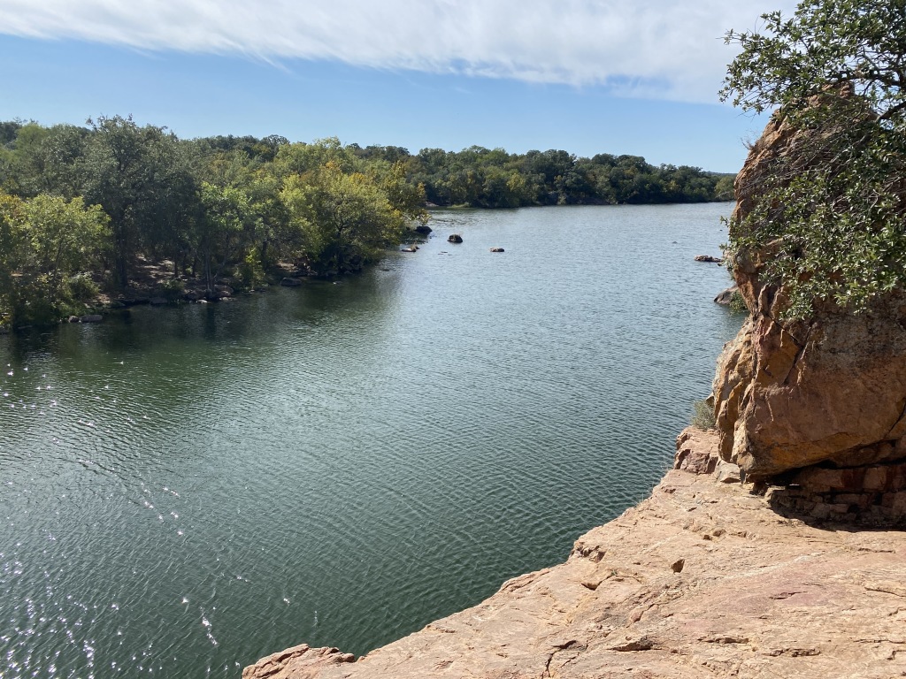 2020/10(October)/Camping-Inks-Lake-Crew8787/1024x768_2020-11-01-Inks-Lake-Camping-Crew8787-14.JPG