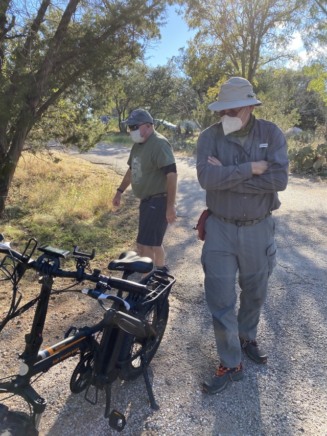 2020/10(October)/Camping-Inks-Lake-Crew8787/640x480_2020-10-31-Inks-Lake-Camping-Crew8787-27-Carl-RadMini-Bob.JPG