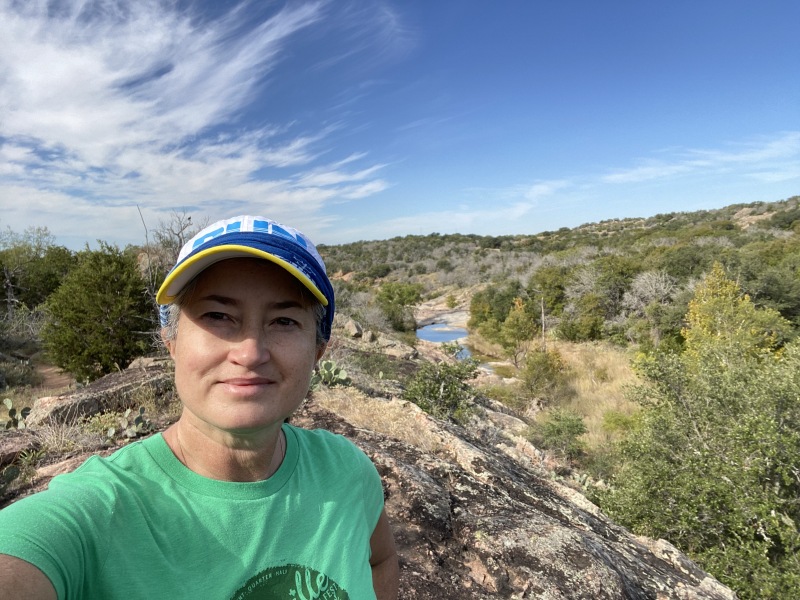 2020/10(October)/Camping-Inks-Lake-Crew8787/800x600_2020-11-01-Inks-Lake-Camping-Crew8787-07-Suzi.JPG