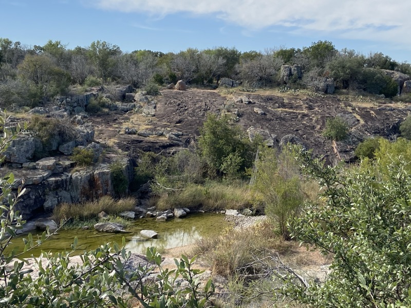 2020/10(October)/Camping-Inks-Lake-Crew8787/800x600_2020-11-01-Inks-Lake-Camping-Crew8787-09.JPG