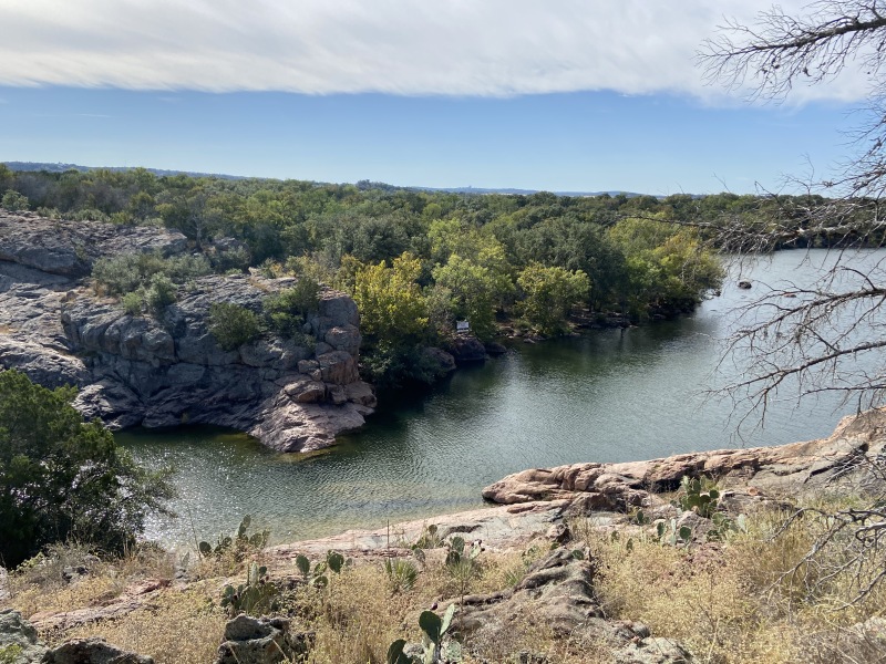 2020/10(October)/Camping-Inks-Lake-Crew8787/800x600_2020-11-01-Inks-Lake-Camping-Crew8787-11.JPG