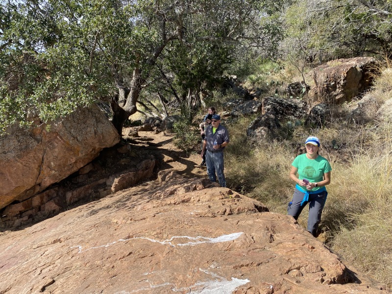 2020/10(October)/Camping-Inks-Lake-Crew8787/800x600_2020-11-01-Inks-Lake-Camping-Crew8787-15-Nicole-Carl-Suzi.JPG