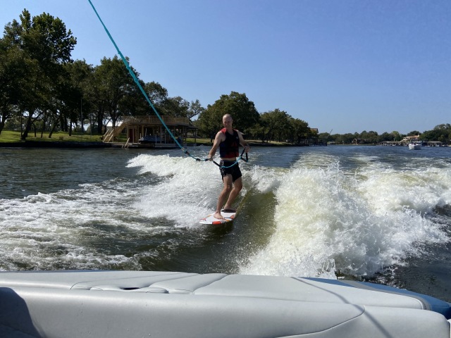 2020/10(October)/Inks-Lake-Busbys-house/640x480_2020-10-18-Inks-Lake-with-Busbys-21-Travis.JPG