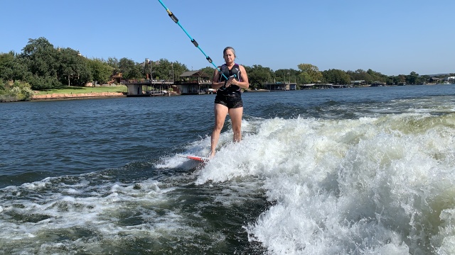 2020/10(October)/Inks-Lake-Busbys-house/640x480_2020-10-18-Inks-Lake-with-Busbys-35-Suzi.JPG