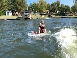 2020-10-18-Inks-Lake-BillBusby-Surfing-01.png