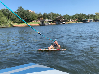2020-10-18-Inks-Lake-Suzi-Surfing-03.png
