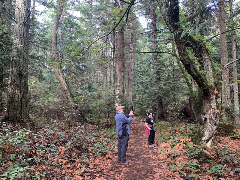2020/10(October)/Lummi-Island-Kris-Bill-Sager-Washington-State/800x600_2020-10-10-Lummi-Island-WA-11-Bill-Kris-Suzi.JPG