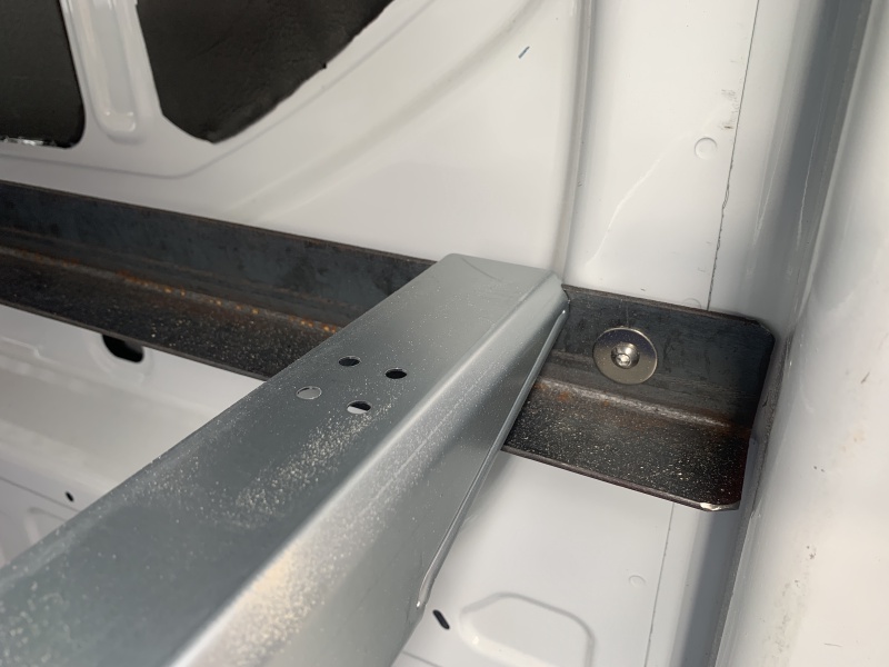 2020/10(October)/Lummi-Island-Kris-Bill-Sager-Washington-State/800x600_2020-10-14-Lummi-Island-WA-05-van-bed-rails.JPG