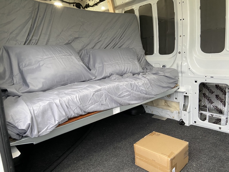 2020/10(October)/Lummi-Island-Kris-Bill-Sager-Washington-State/800x600_2020-10-16-Lummi-Island-WA-01-van-bench-bed.JPG
