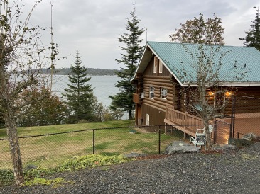 2020-10-09-Lummi-Island-WA-08-cabin.JPG