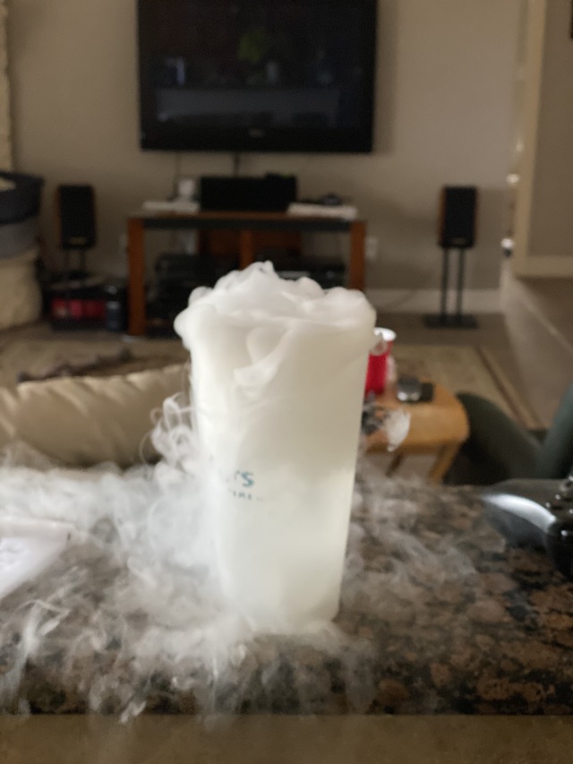 2020/10(October)/Misc/640x480_2020-10-25-Dry-ice-in-NowDocs-cup-4.JPG
