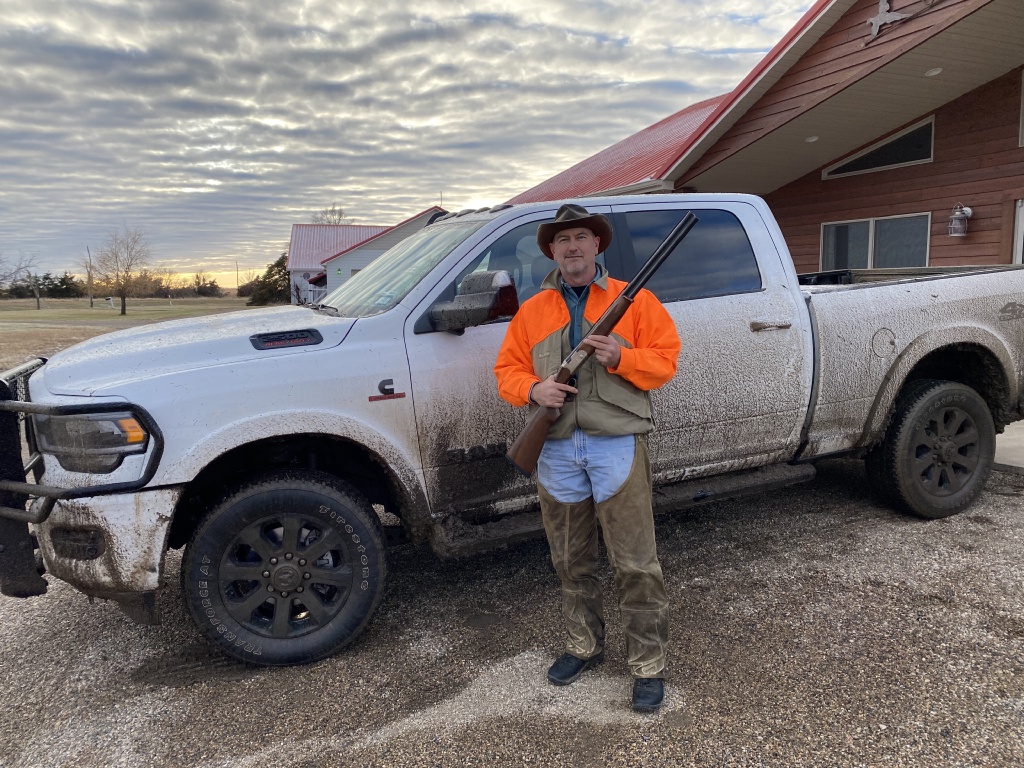 2020/11(November)/Hunting-South-Dakota/1024x768_2020-11-09-SD-Hunting-02-Mike-Truck.JPG