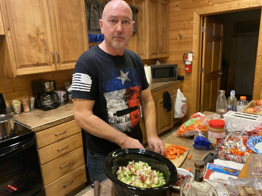 2020/11(November)/Hunting-South-Dakota/1024x768_2020-11-10-SD-Hunting-20-Mike-prepping-stew.JPG