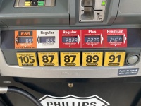 2020/11(November)/Hunting-South-Dakota/2020-11-07-SD-Hunting-01-Gas-pump-5-choices.JPG