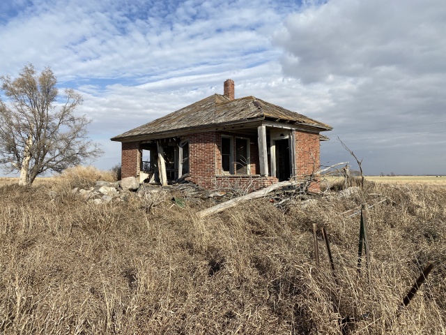 2020/11(November)/Hunting-South-Dakota/640x480_2020-11-08-SD-Hunting-13-Battery-House-Landscape-GOOD.JPG