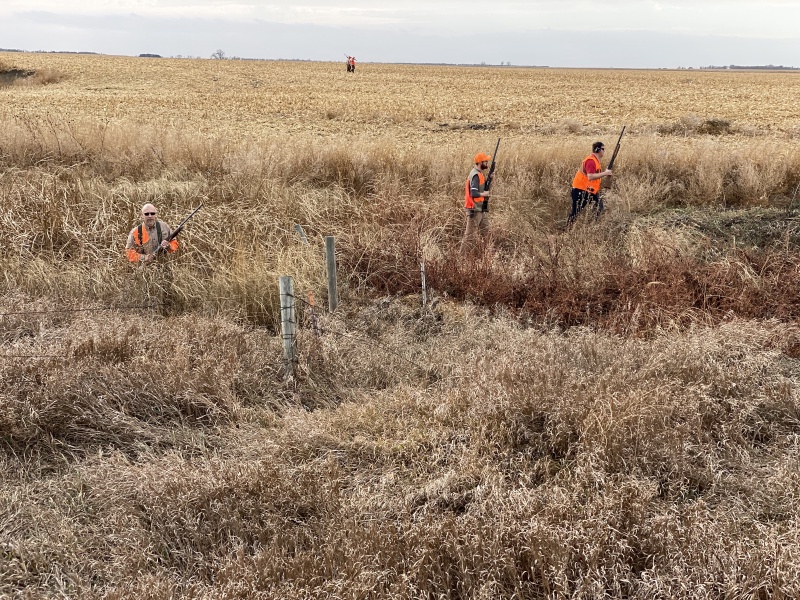 2020/11(November)/Hunting-South-Dakota/800x600_2020-11-08-SD-Hunting-09-Dan-Scott-sons-in-law.JPG