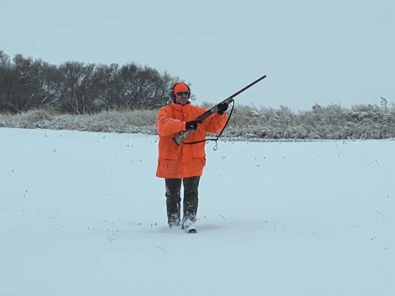 2020/11(November)/Hunting-South-Dakota/800x600_2020-11-10-SD-Hunting-13-snow-Josh.JPG