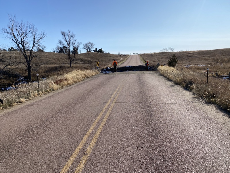 2020/11(November)/Hunting-South-Dakota/800x600_2020-11-12-SD-Hunting-01-Mike-Gavin-bridge-out.JPG