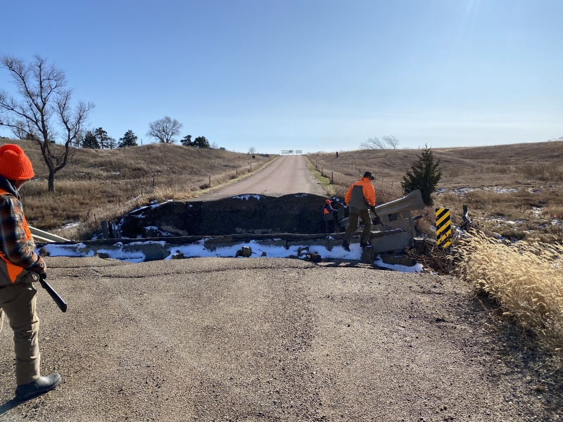2020/11(November)/Hunting-South-Dakota/800x600_2020-11-12-SD-Hunting-02-bridge-out-Justin-Mike-Gavin.JPG