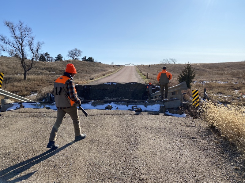 2020/11(November)/Hunting-South-Dakota/800x600_2020-11-12-SD-Hunting-03-bridge-out-Justin-Mike-Gavin.JPG