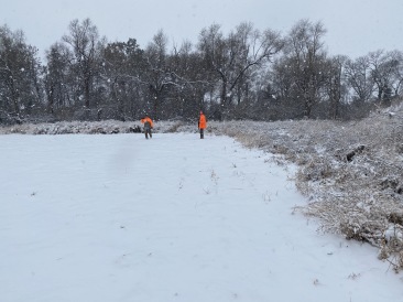 2020-11-10-SD-Hunting-05-snow-Mike-Josh.JPG