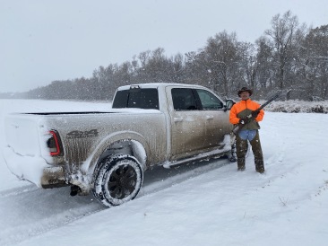 2020-11-10-SD-Hunting-07-snow-Mike-Truck.JPG