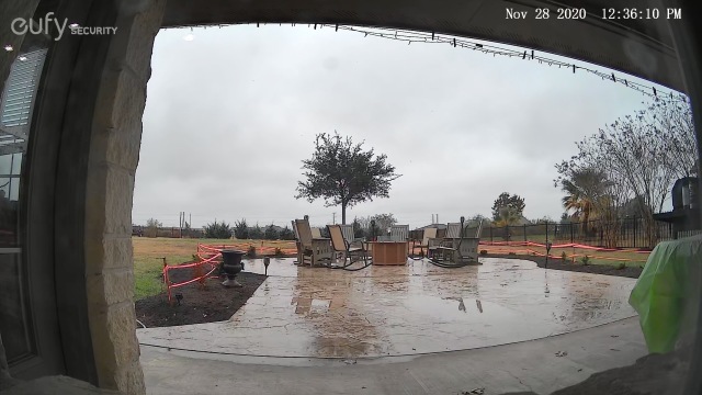 2020/11(November)/Misc/640x480_2020-11-28-Eufy-camera-backyard.JPG
