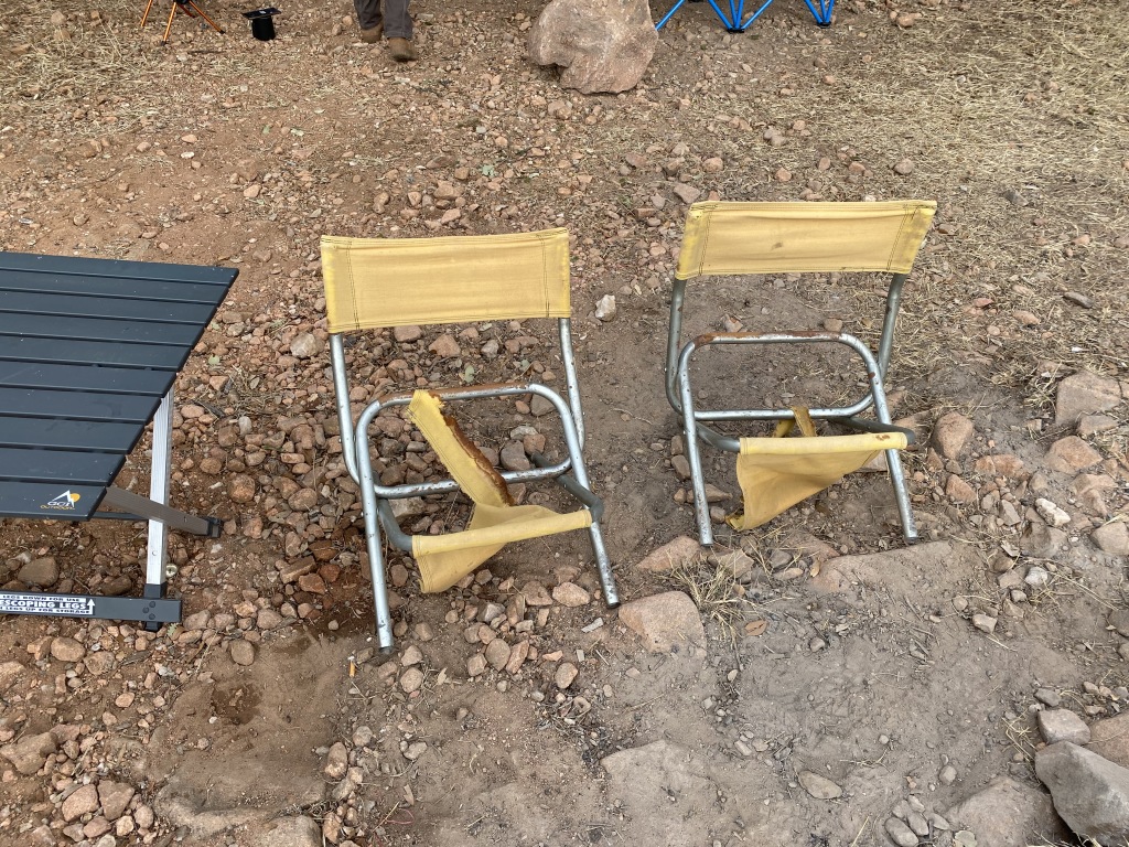 2020/12(December)/Camping-Inks-Lake-friends/1024x768_2020-12-05-Inks-Lake-Camping-01-old-broken-chairs-Kiffin-Doug.JPG