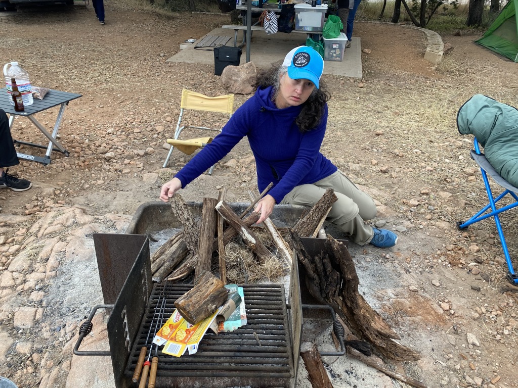 2020/12(December)/Camping-Inks-Lake-friends/1024x768_2020-12-05-Inks-Lake-Camping-20-Suzi-starting-fire.JPG