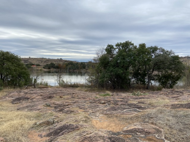 2020/12(December)/Camping-Inks-Lake-friends/640x480_2020-12-05-Inks-Lake-Camping-07.JPG