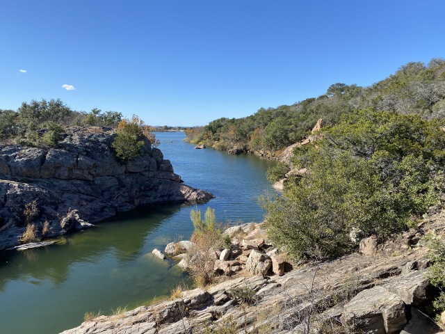2020/12(December)/Camping-Inks-Lake-friends/640x480_2020-12-06-Inks-Lake-Camping-05.JPG