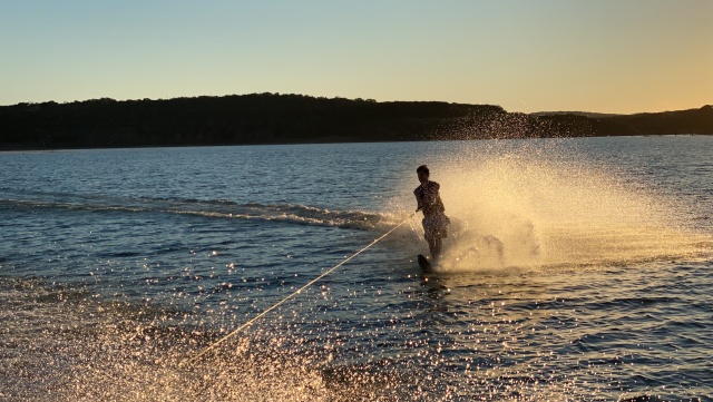 2020/12(December)/Canyon-Lake-Camping-Terhunes/640x480_2020-12-19-Canyon-Lake-Camping-46-BillTerhune-skiing.JPG