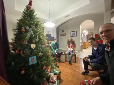 2020-12-24-Christmas-03-Dax-Suzi-Chance-Travis.JPG