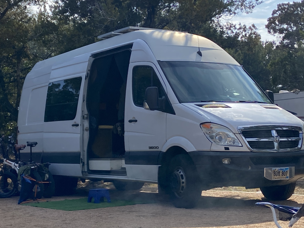 2021/01(January)/Arkansas-Bend-Park-Camping-Friends/1024x768_2021-01-09-Arkansas-Bend-Camping-10-Sprinter.jpg