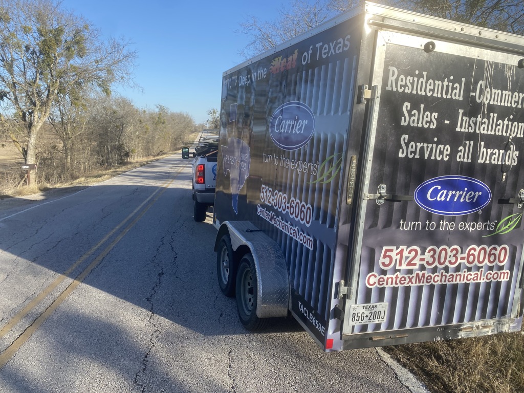 2021-01-14-Travis-helped-this-guy-rehook-his-trailer.JPG
