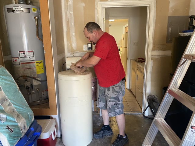 2021/01(January)/Rental-House-Water-Leak/640x480_2021-02-04-Disraeli-Rental-water-leak-Leon-1.JPG