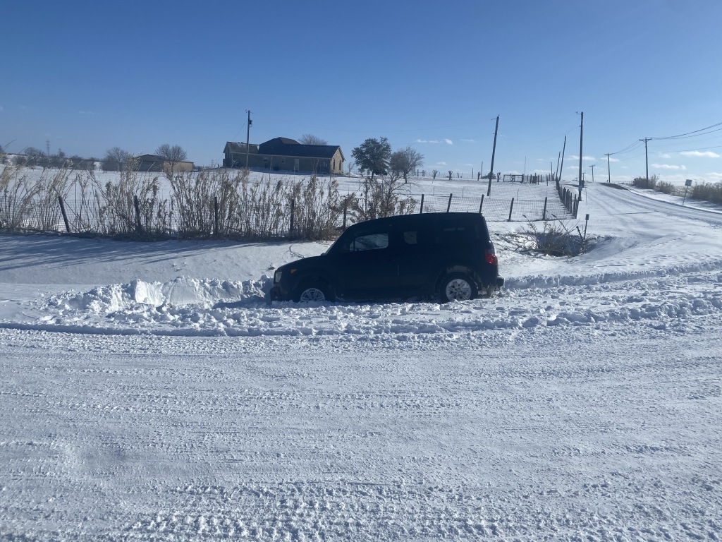 2021-02-15-Texas-Ice-Storm-40-Car-Stuck.JPG