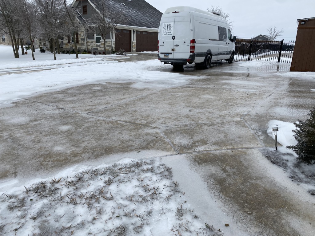 2021/02(February)/Snow-Storm-2-Texas/1024x768_2021-02-18-Texas-Ice-Storm-15.JPG