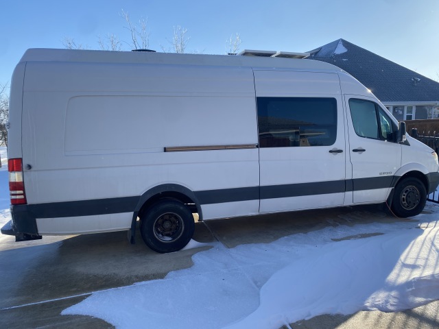 2021/02(February)/Snow-Storm-2-Texas/640x480_2021-02-15-Texas-Ice-Storm-08-Sprinter.JPG