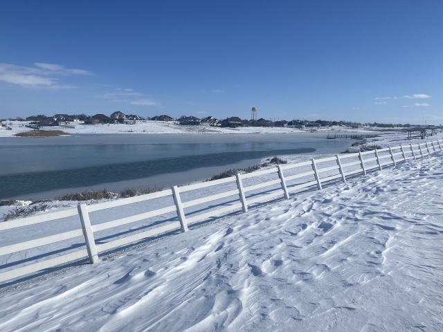 2021/02(February)/Snow-Storm-2-Texas/640x480_2021-02-15-Texas-Ice-Storm-31-Pond-Frozen.JPG
