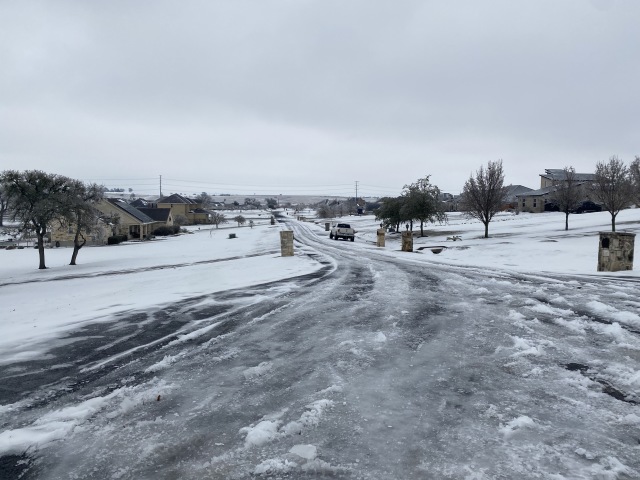 2021/02(February)/Snow-Storm-2-Texas/640x480_2021-02-17-Texas-Ice-Storm-16.JPG