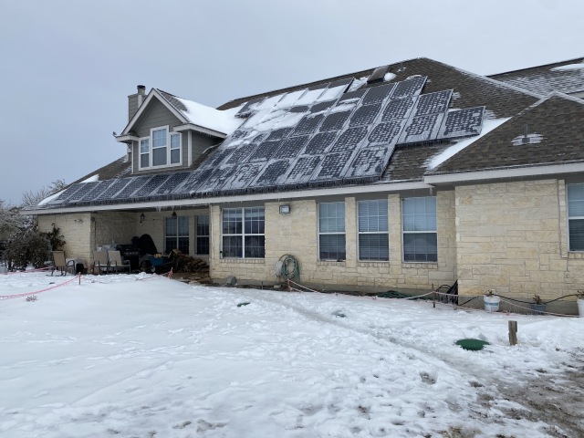 2021/02(February)/Snow-Storm-2-Texas/640x480_2021-02-18-Texas-Ice-Storm-01.JPG
