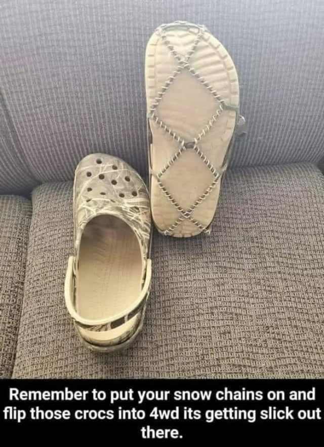 2021/02(February)/Snow-Storm-2-Texas/640x480_2021-02-27-Meme-09-snow-chain-crocs.JPG